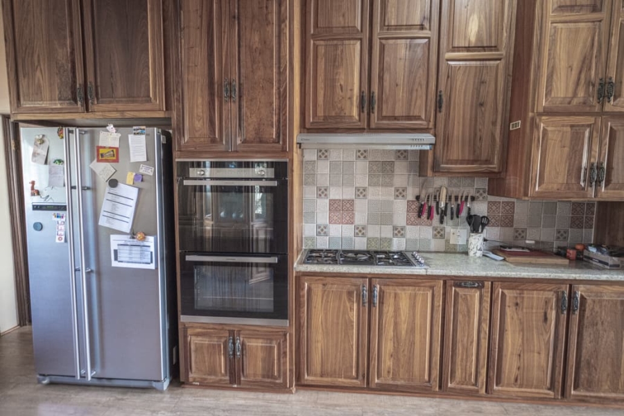 To Let 5 Bedroom Property for Rent in Wilkoppies North West